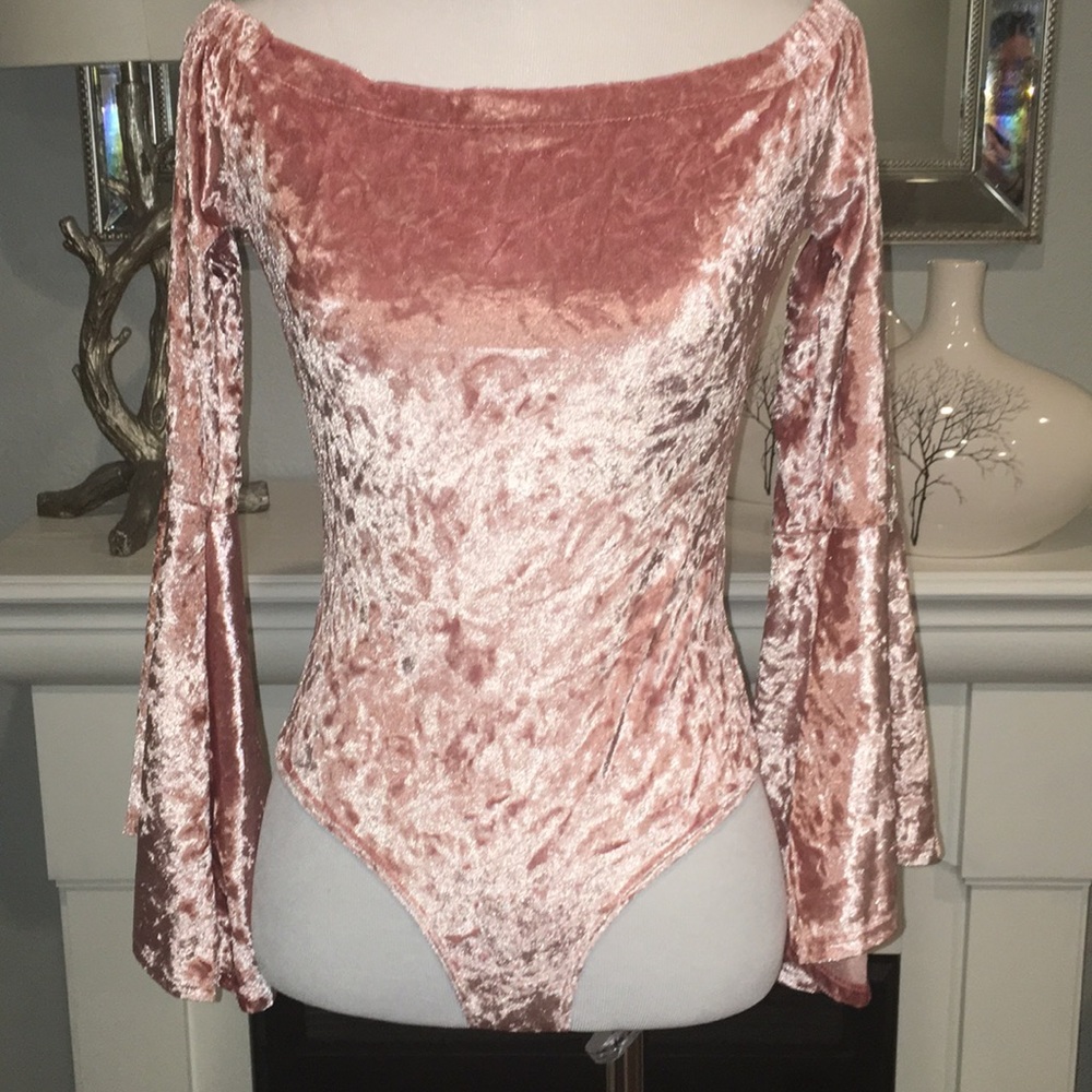 Blush crushed velvet off the shoulder bodysuit